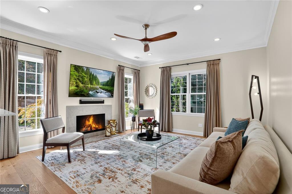 2718 Vinings Oak Drive SE