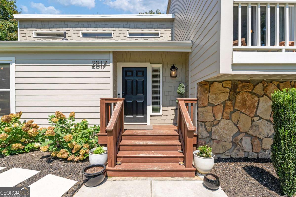 2817 Gracewood Drive NE