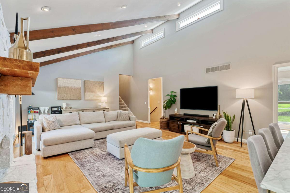 2817 Gracewood Drive NE