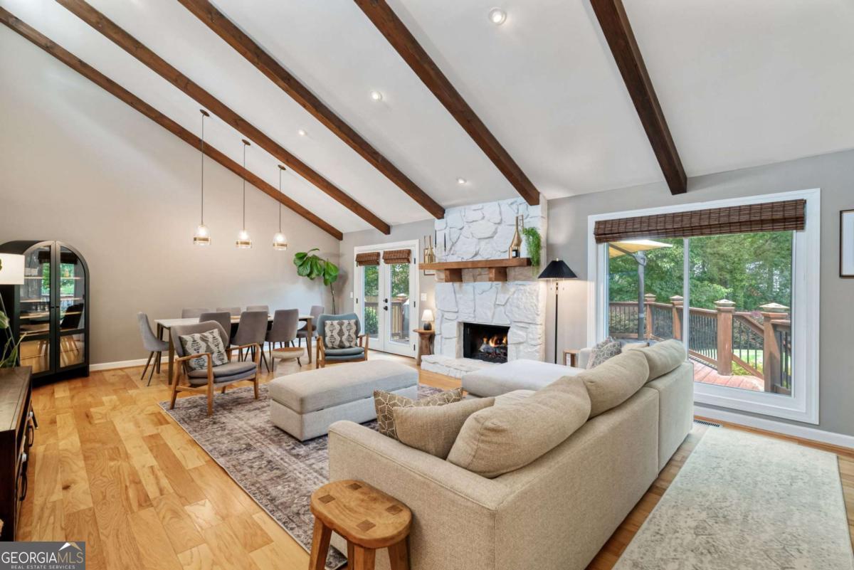 2817 Gracewood Drive NE