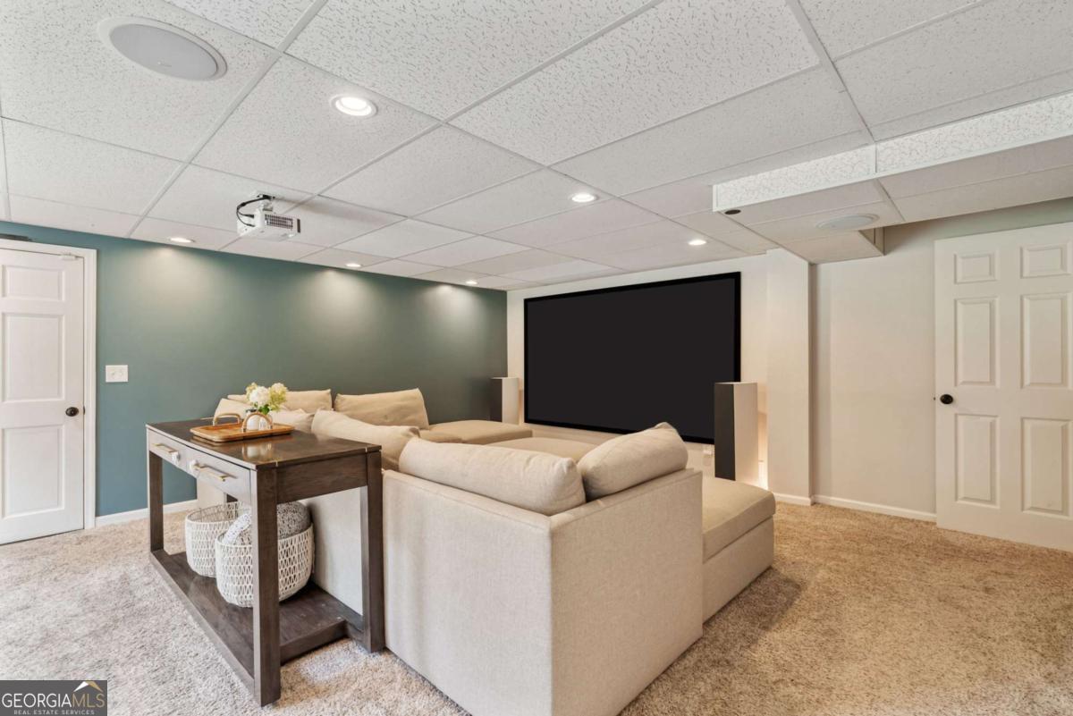 2817 Gracewood Drive NE