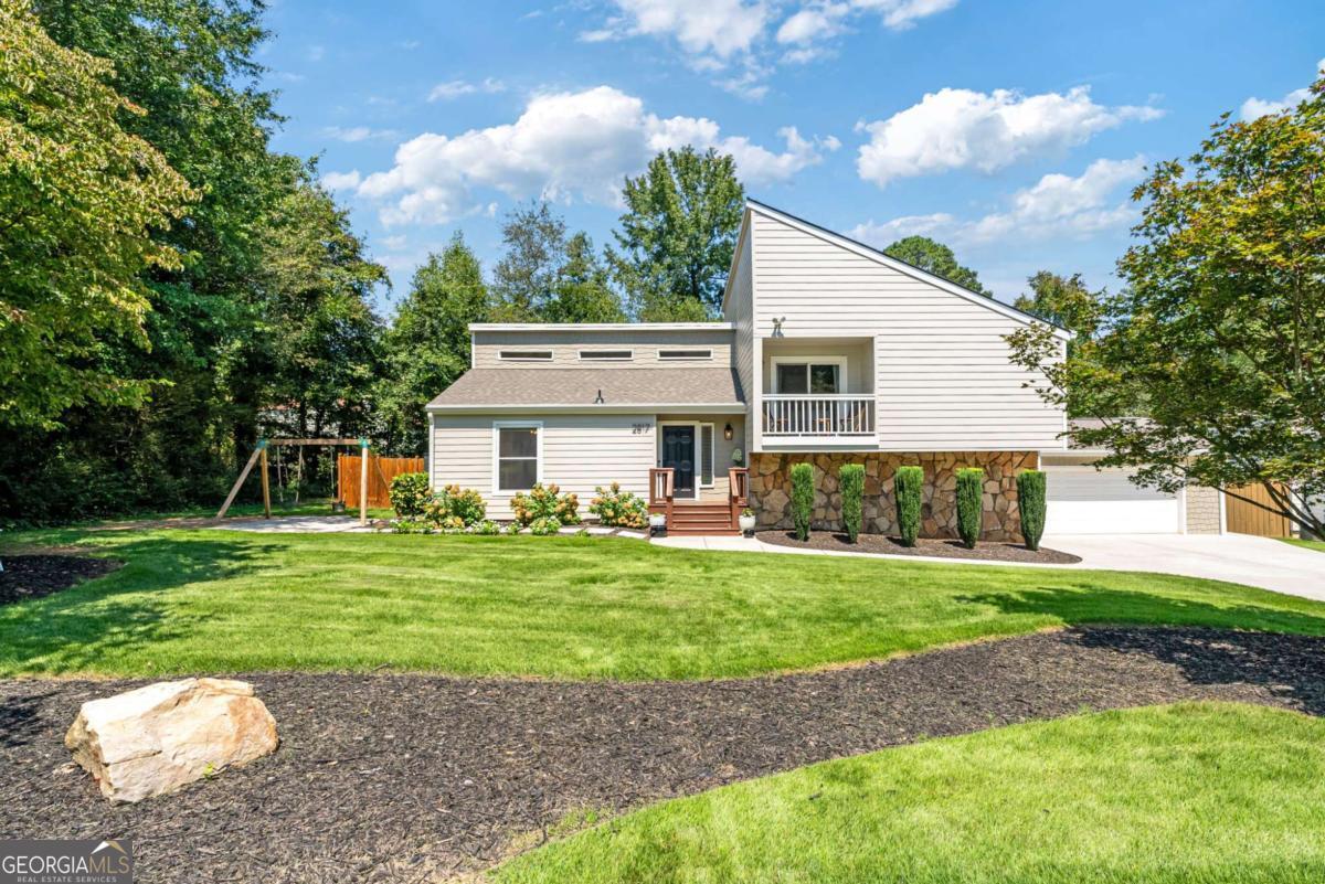 2817 Gracewood Drive NE