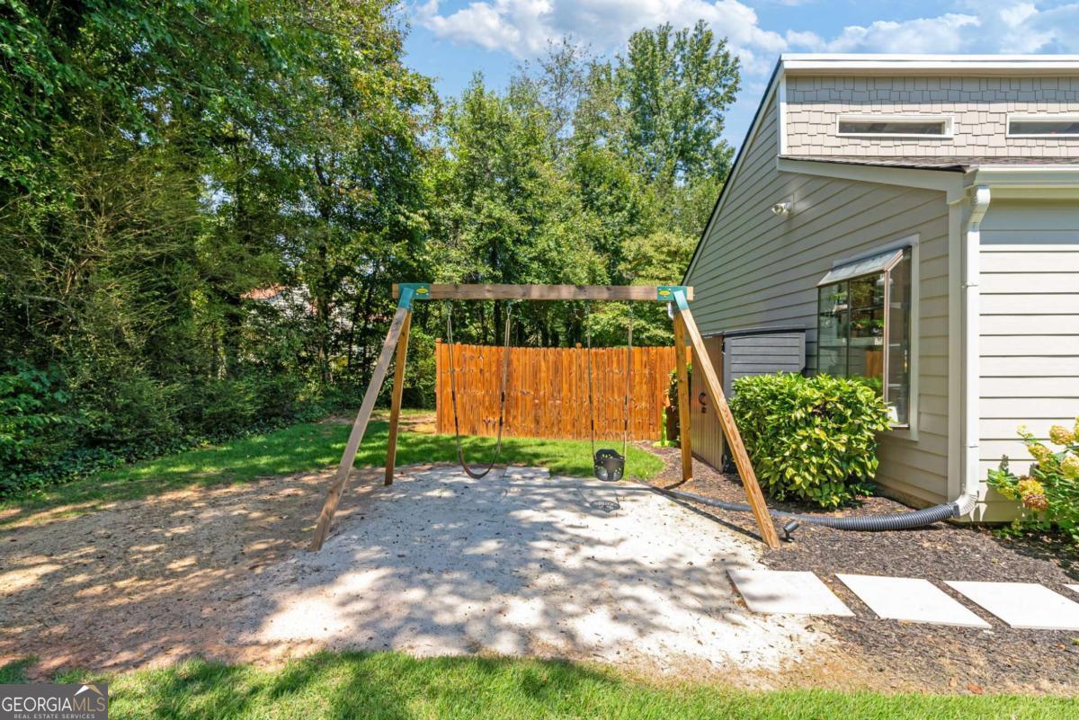 2817 Gracewood Drive NE