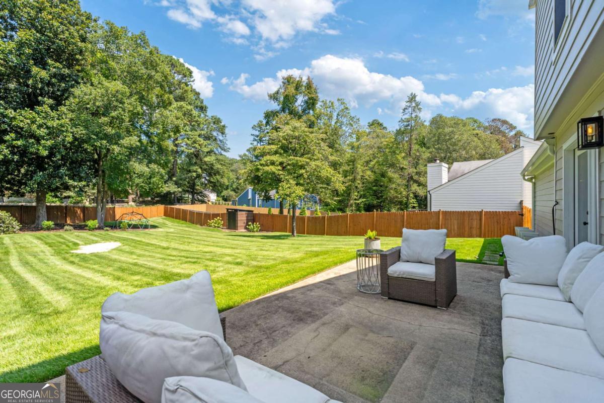 2817 Gracewood Drive NE