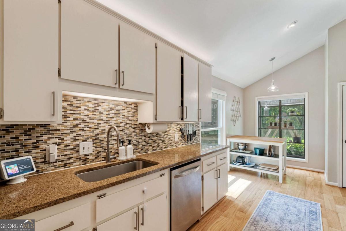 2817 Gracewood Drive NE