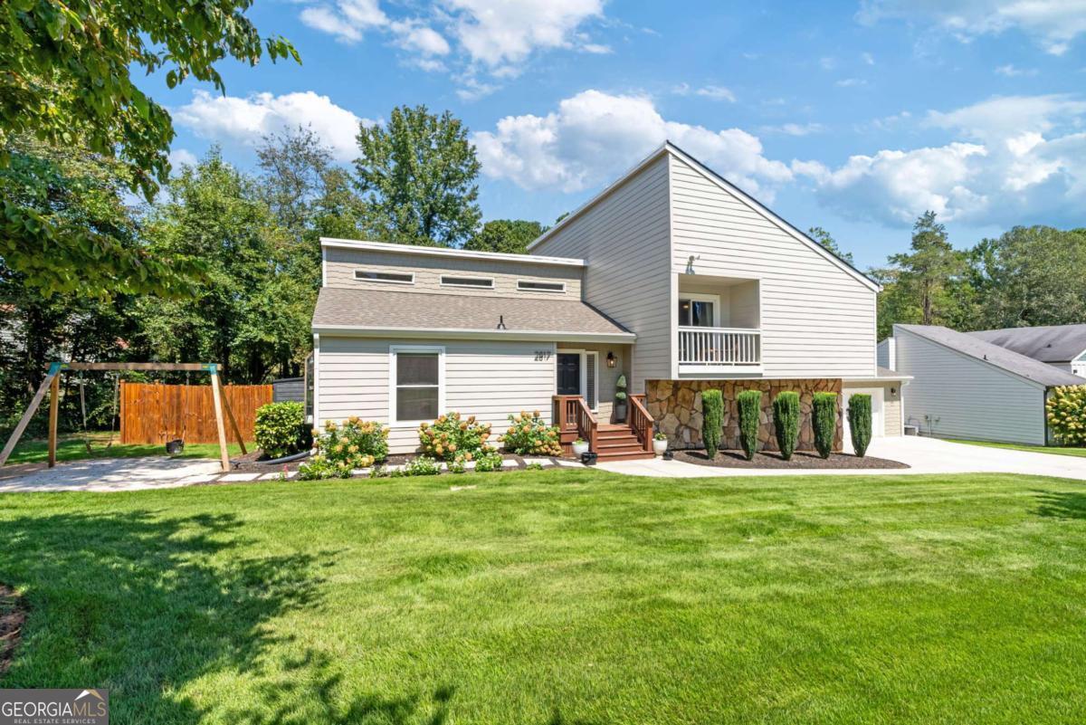 2817 Gracewood Drive NE