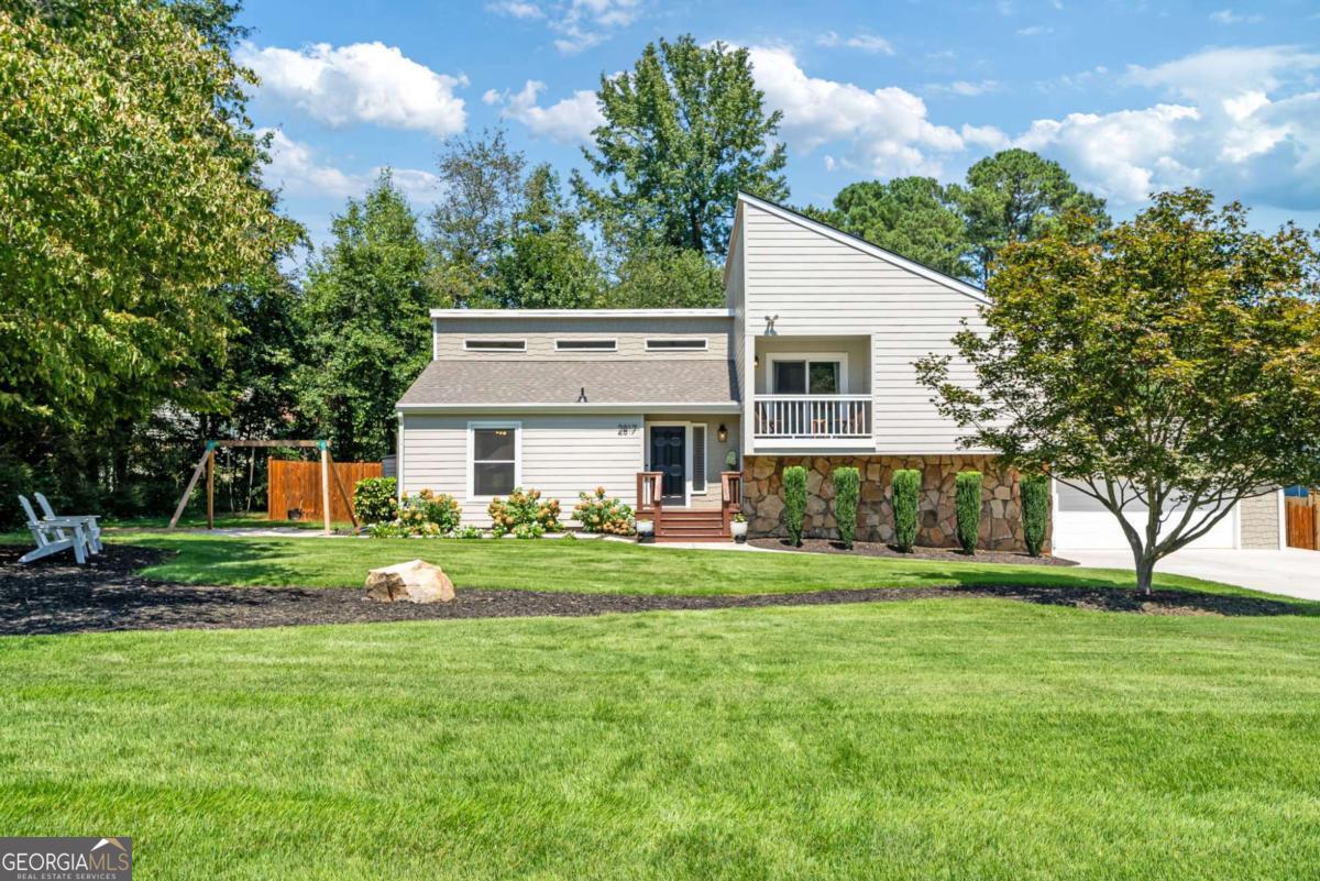 2817 Gracewood Drive NE