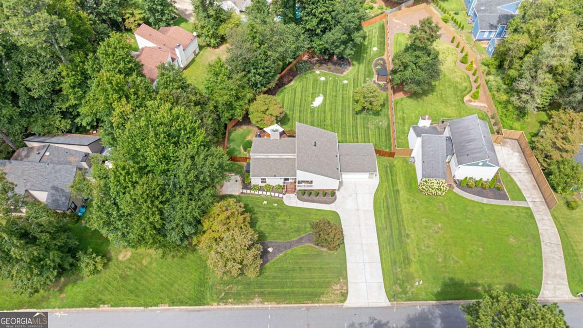 2817 Gracewood Drive NE