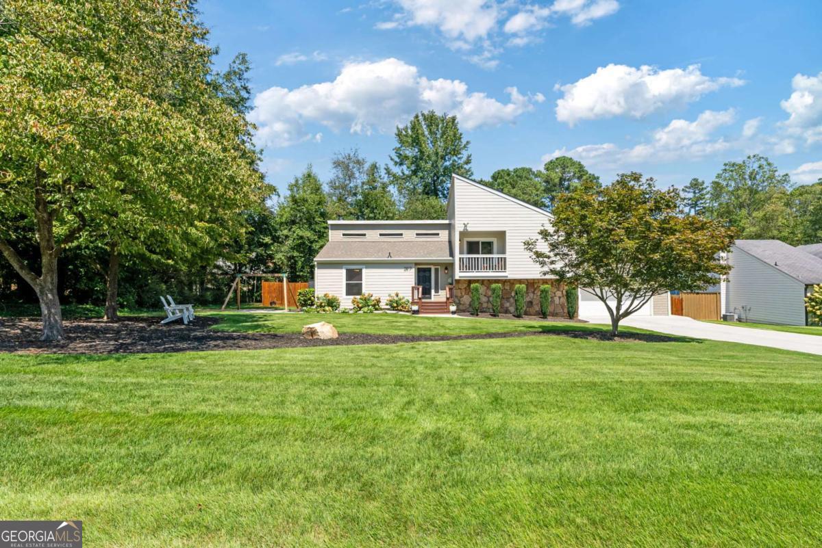 2817 Gracewood Drive NE