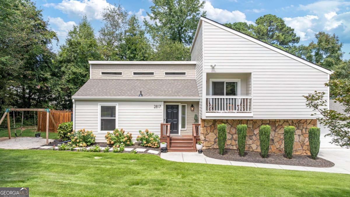 2817 Gracewood Drive NE