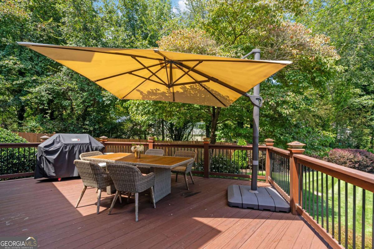 2817 Gracewood Drive NE