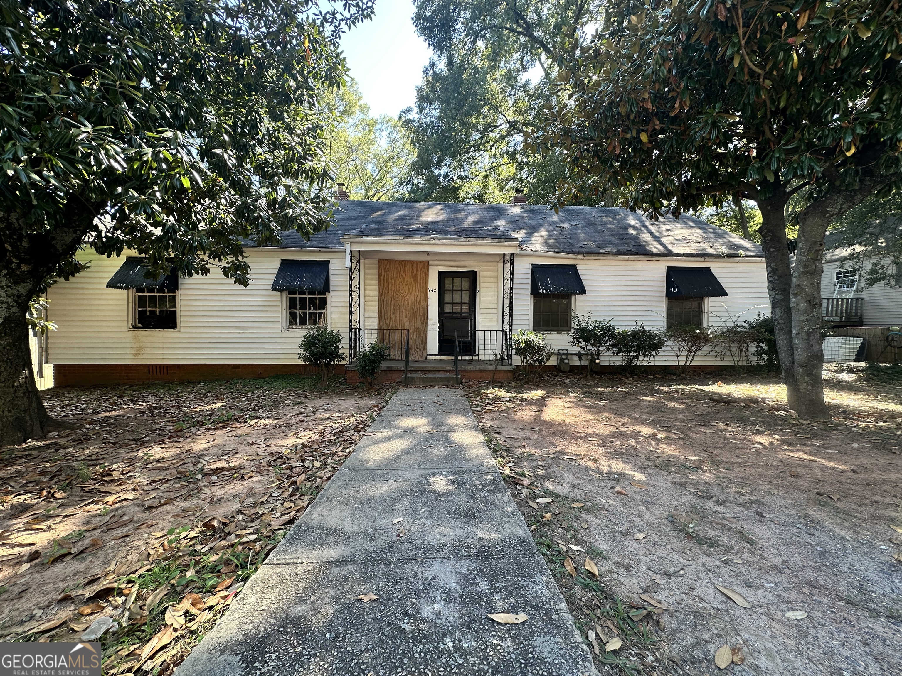 642 Armstrong Street SE