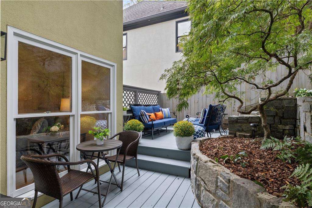 1153 Chantilly Ridge NE