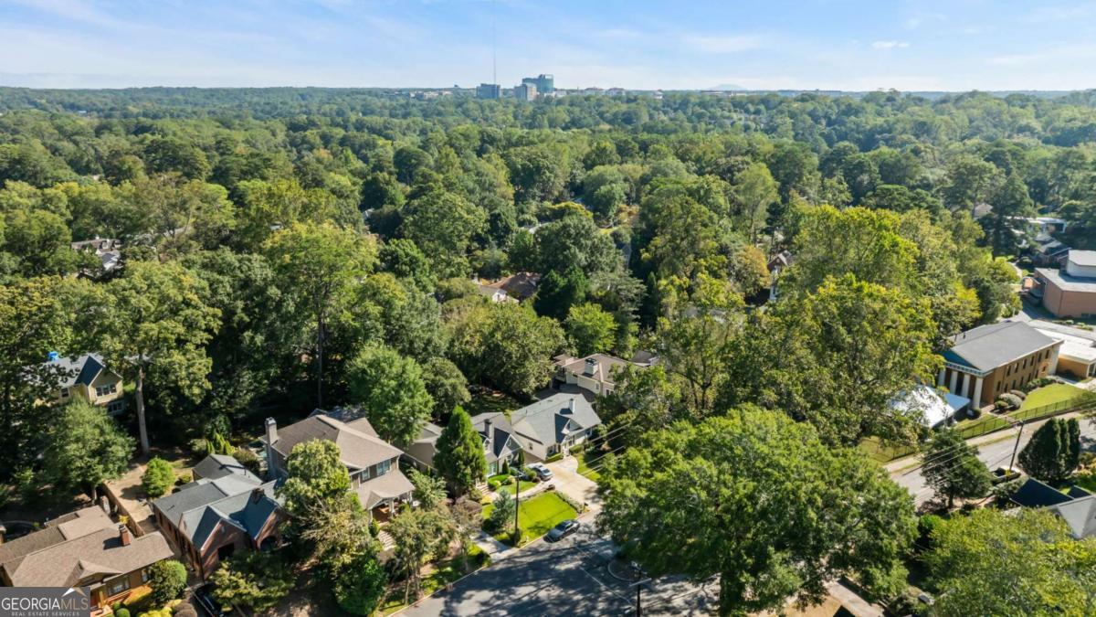 1134 Spring Valley Lane NE