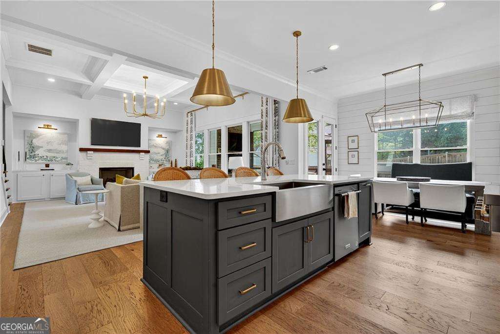 1333 Sunland Drive NE