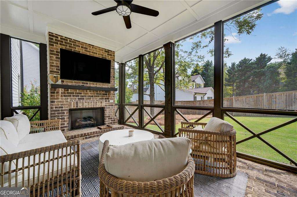 1333 Sunland Drive NE