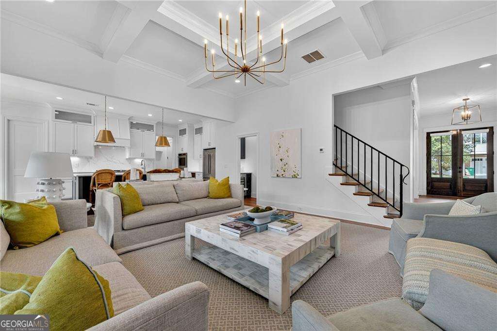 1333 Sunland Drive NE