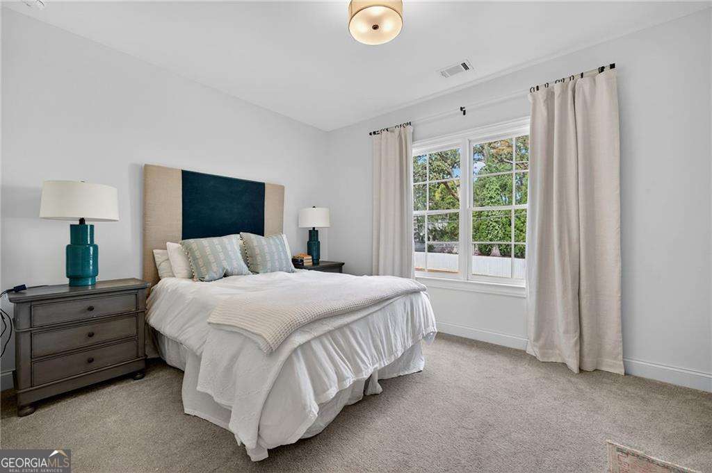 1333 Sunland Drive NE