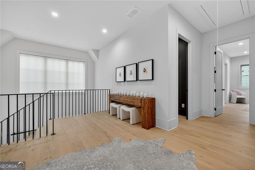 2623 Winding Lane NE