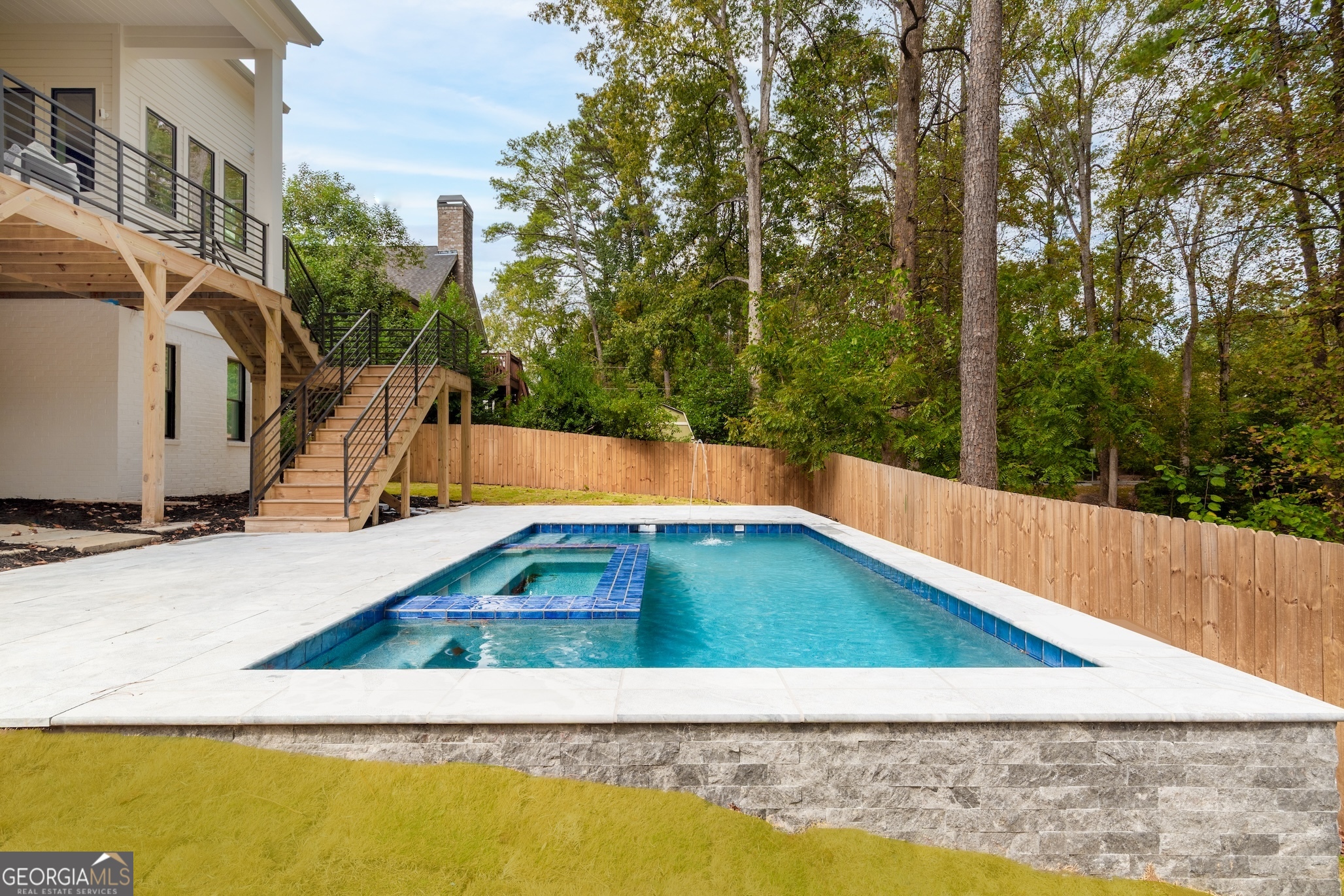 2623 Winding Lane NE