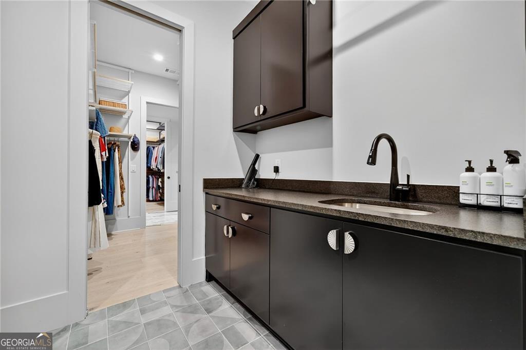 2623 Winding Lane NE