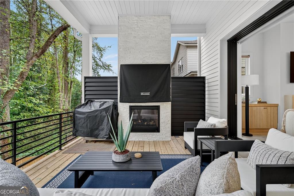 2623 Winding Lane NE