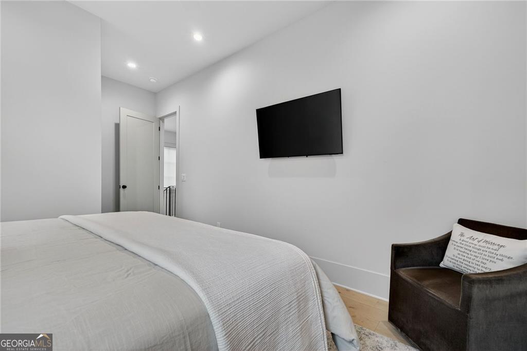 2623 Winding Lane NE