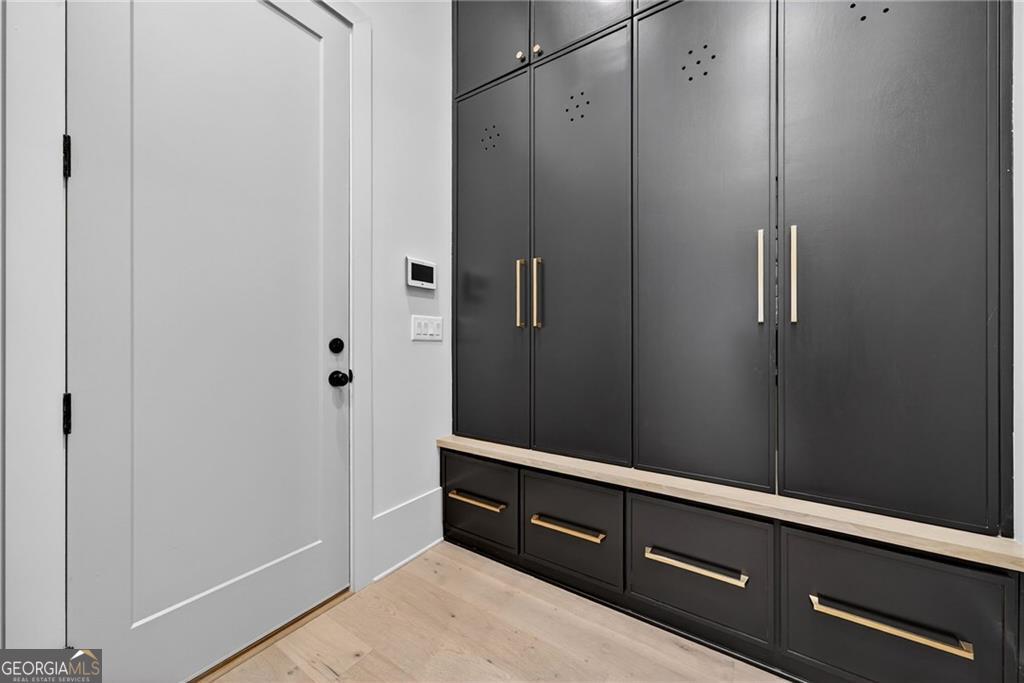 2623 Winding Lane NE