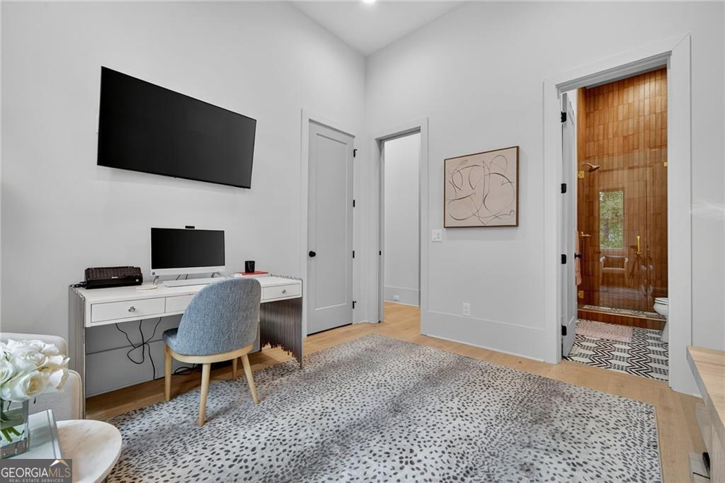 2623 Winding Lane NE