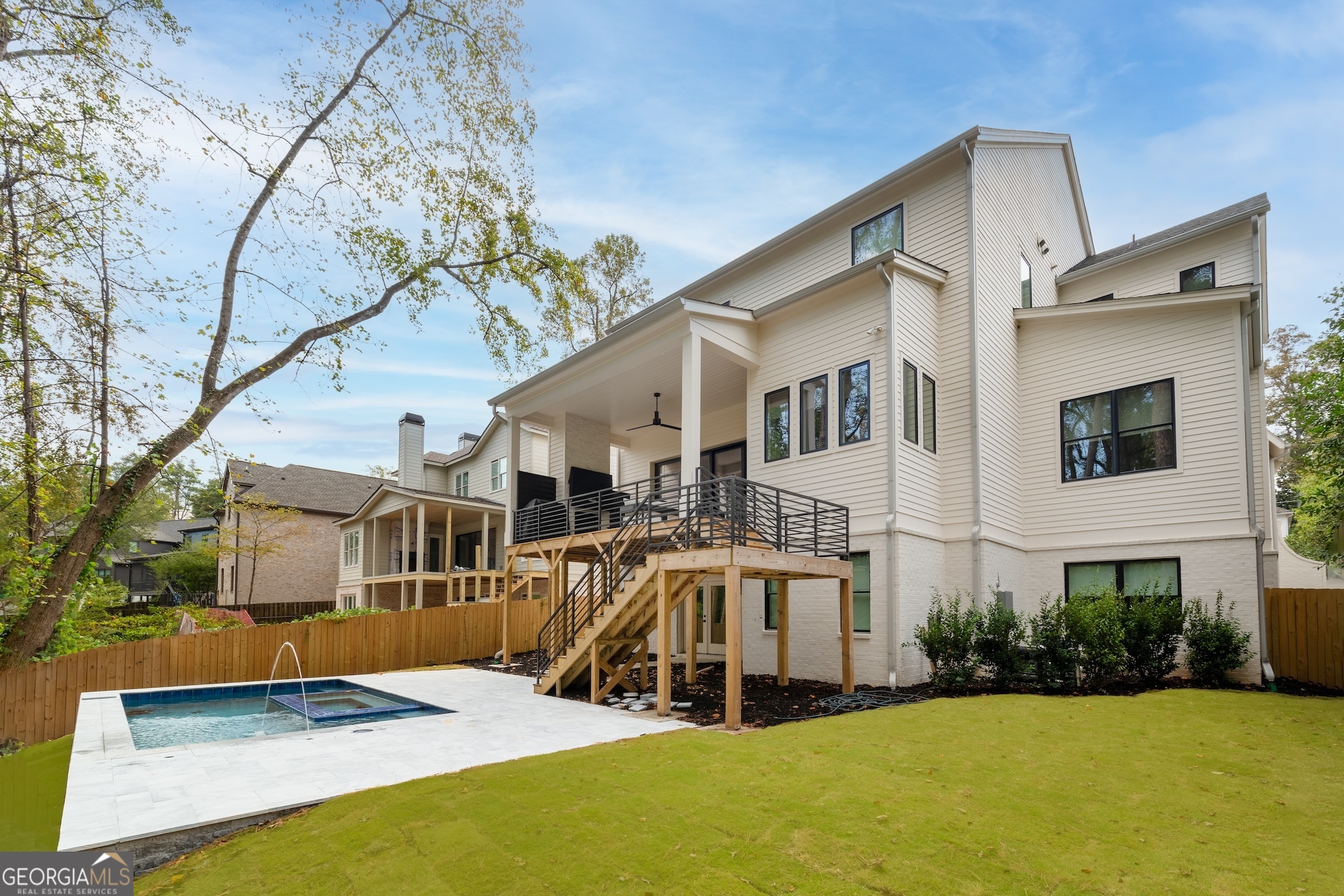 2623 Winding Lane NE