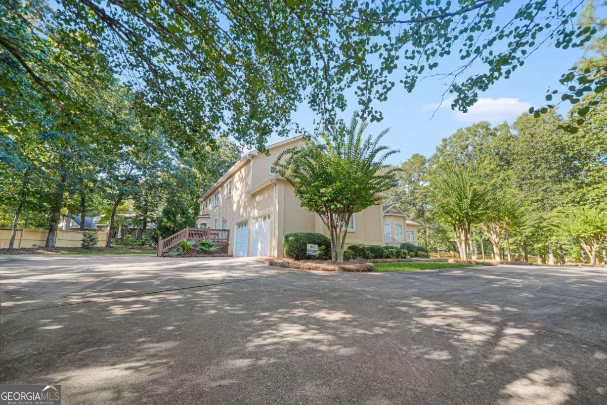 226 Long Island Drive