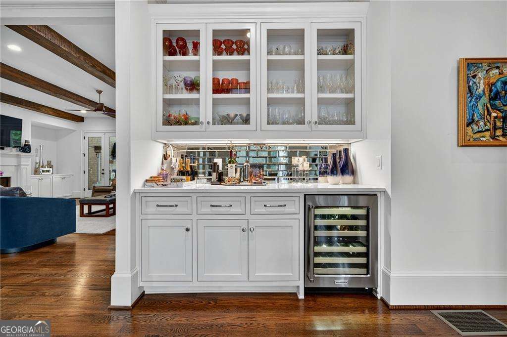 976 Ferncliff Road NE