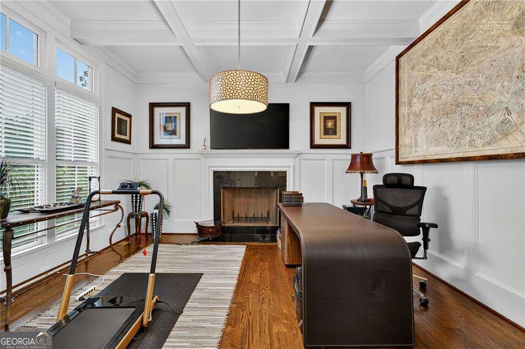 976 Ferncliff Road NE