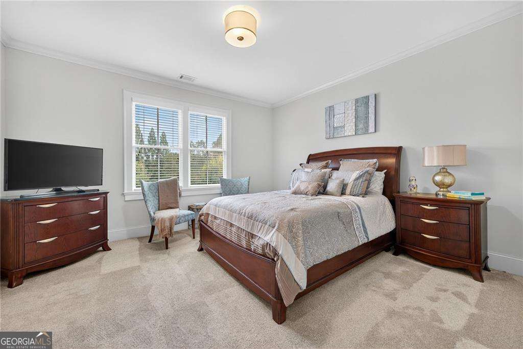 976 Ferncliff Road NE