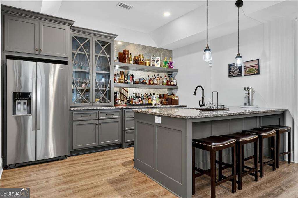 976 Ferncliff Road NE