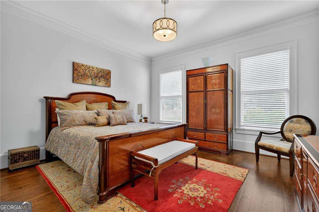 976 Ferncliff Road NE