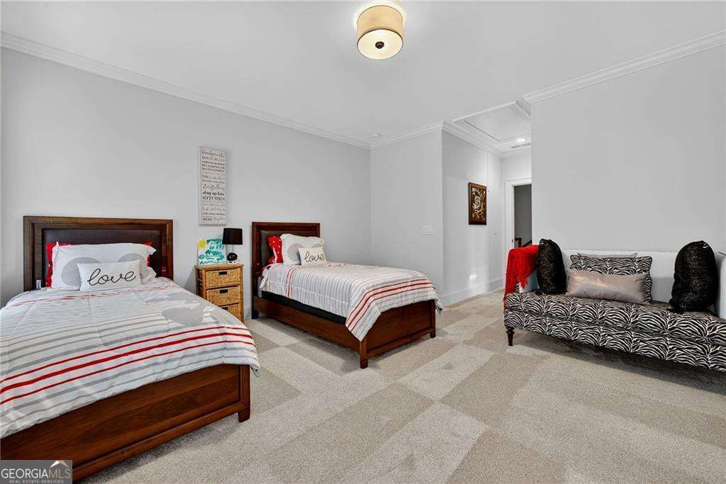 976 Ferncliff Road NE