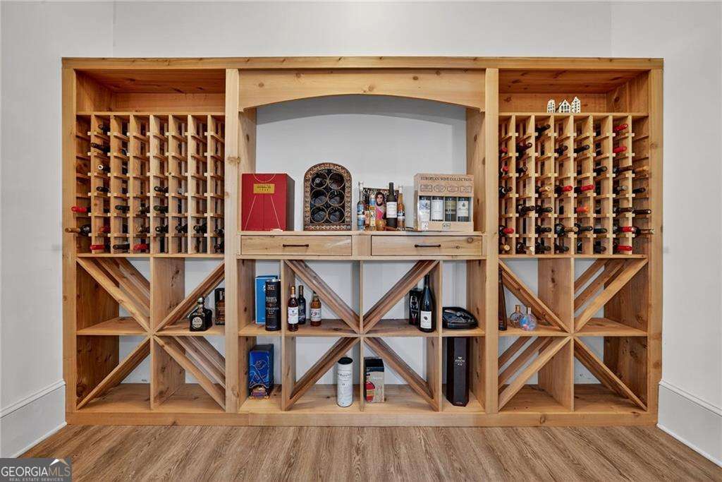 976 Ferncliff Road NE