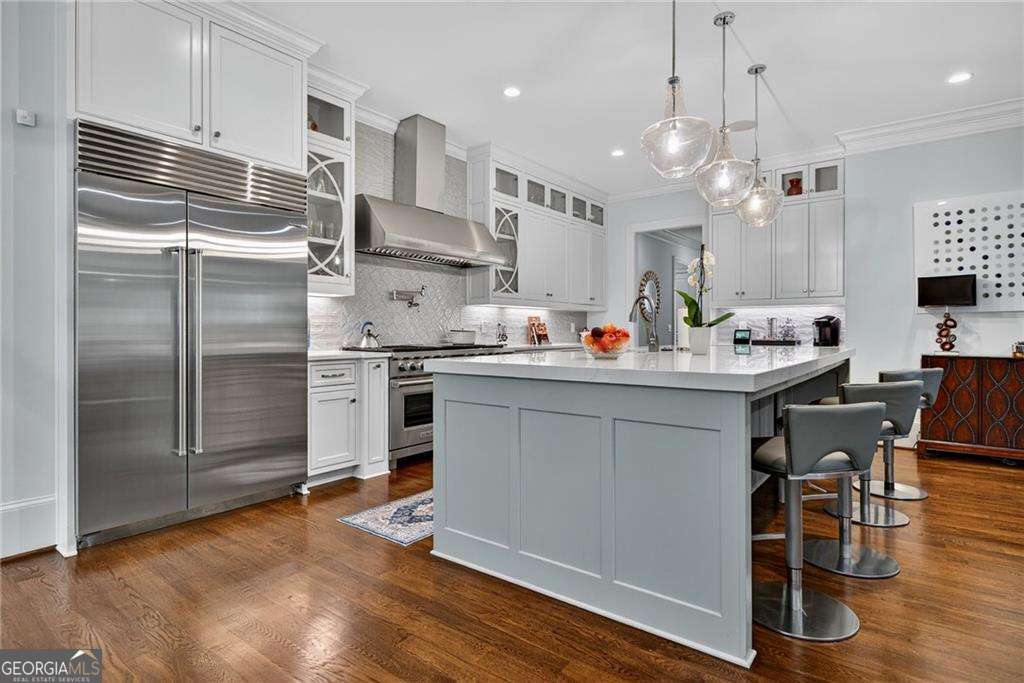 976 Ferncliff Road NE