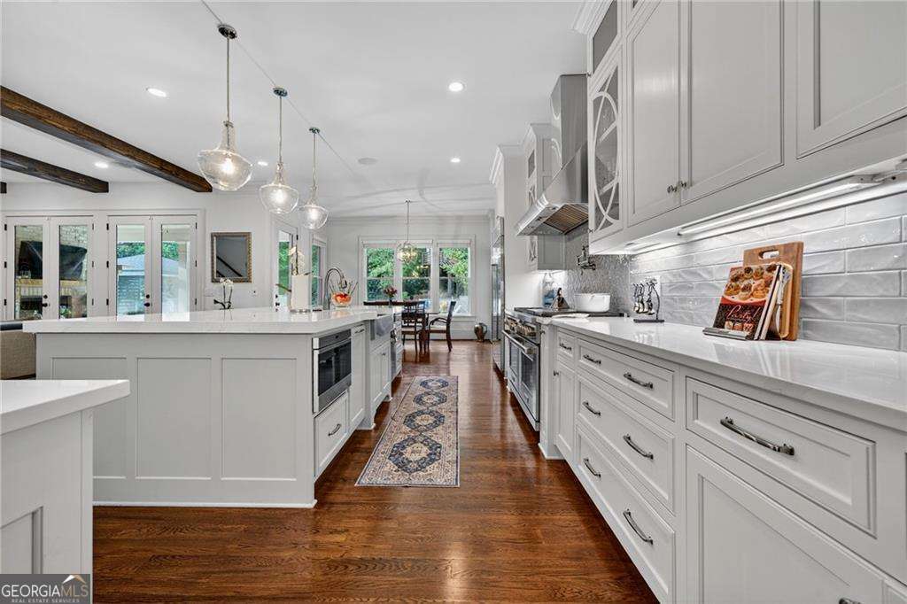 976 Ferncliff Road NE