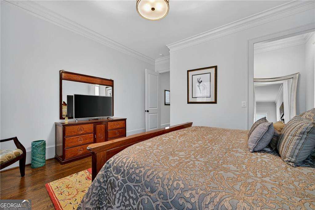 976 Ferncliff Road NE