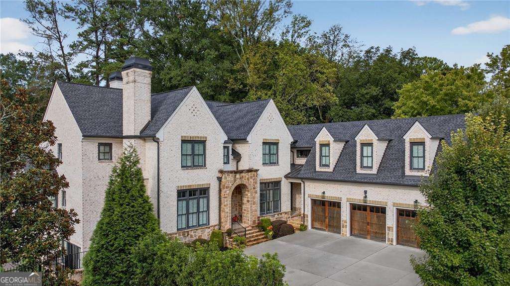 976 Ferncliff Road NE