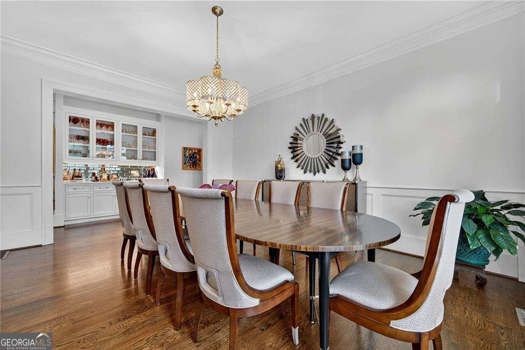 976 Ferncliff Road NE