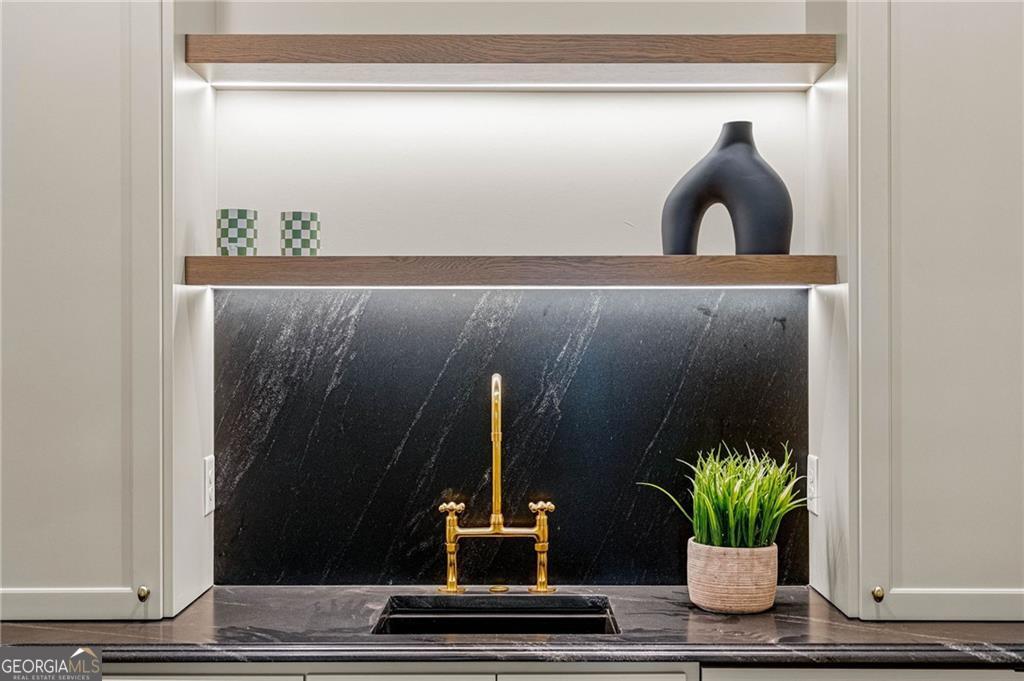 3010 Jefferson Street