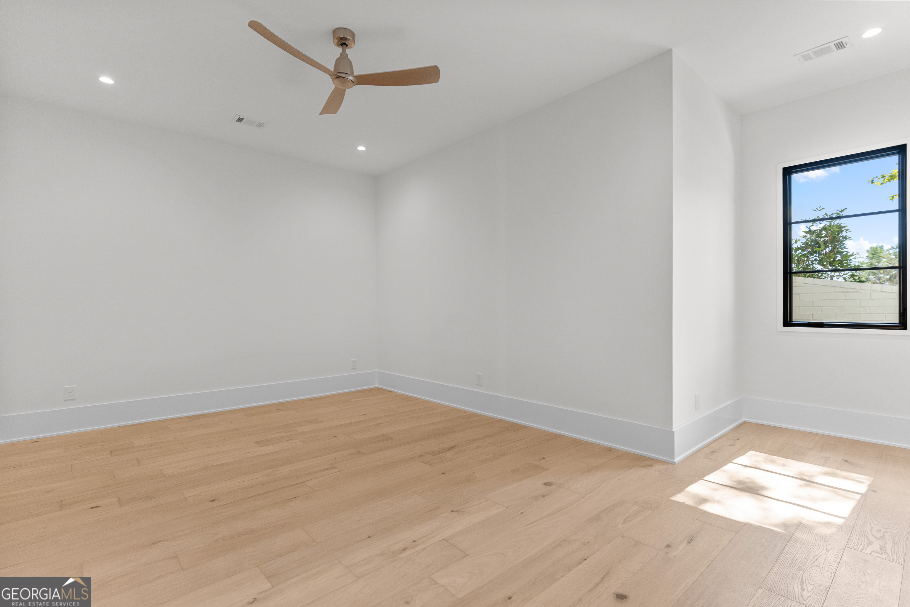 1091 High Bluff Lane