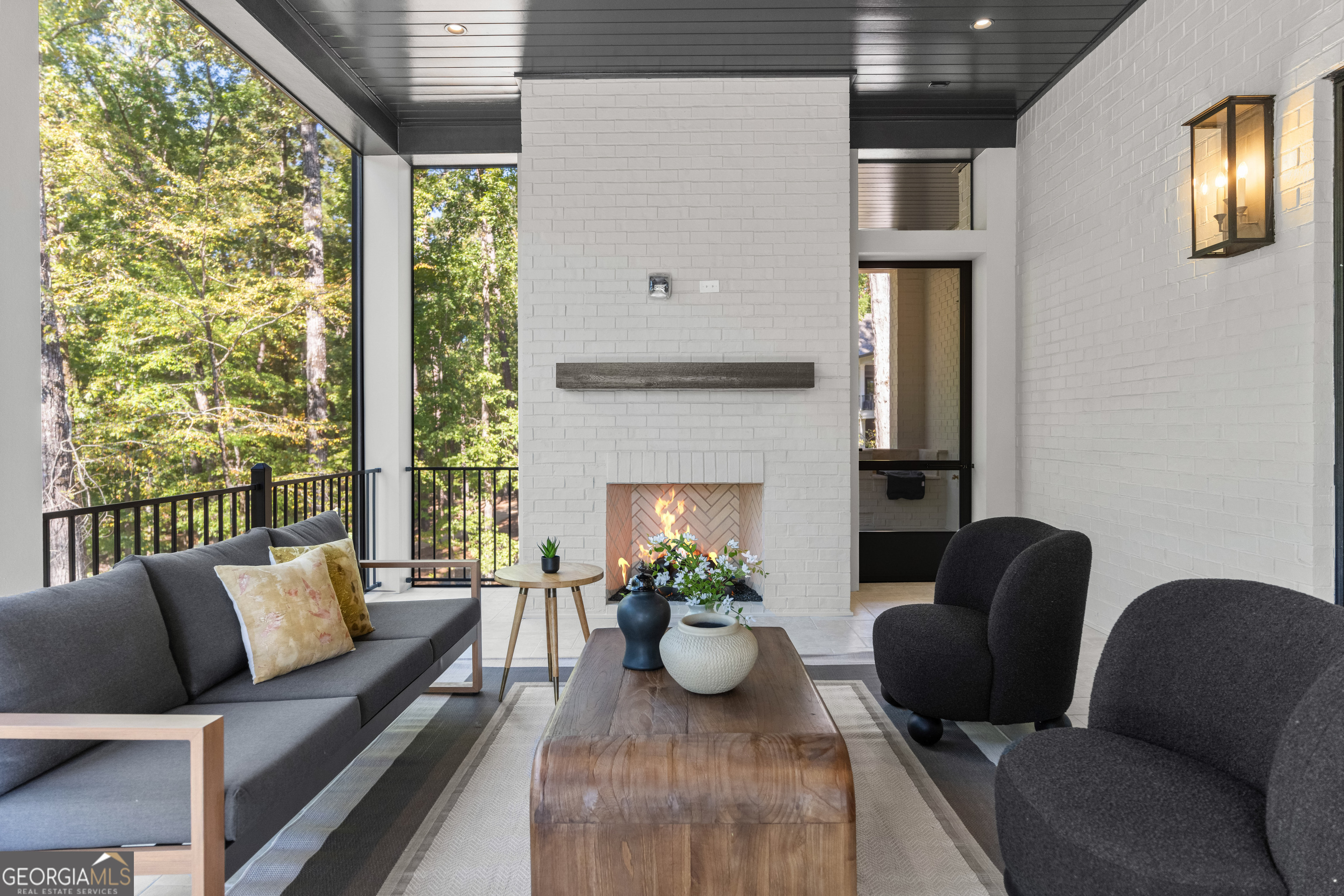 1091 High Bluff Lane