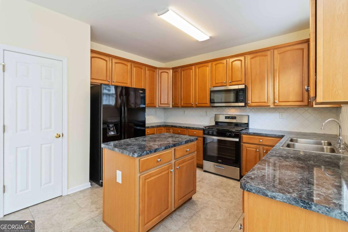 6281 Vinings Vintage Drive