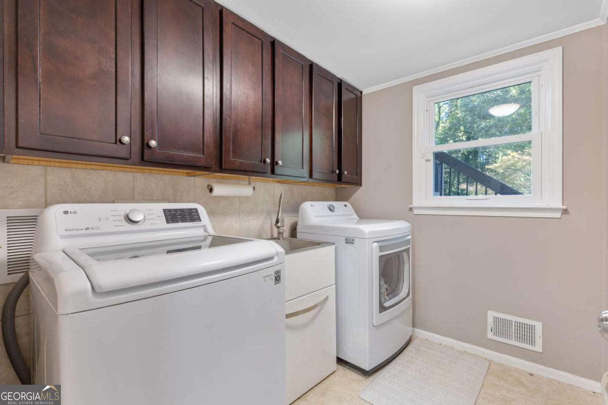 3265 Beechwood Drive SE