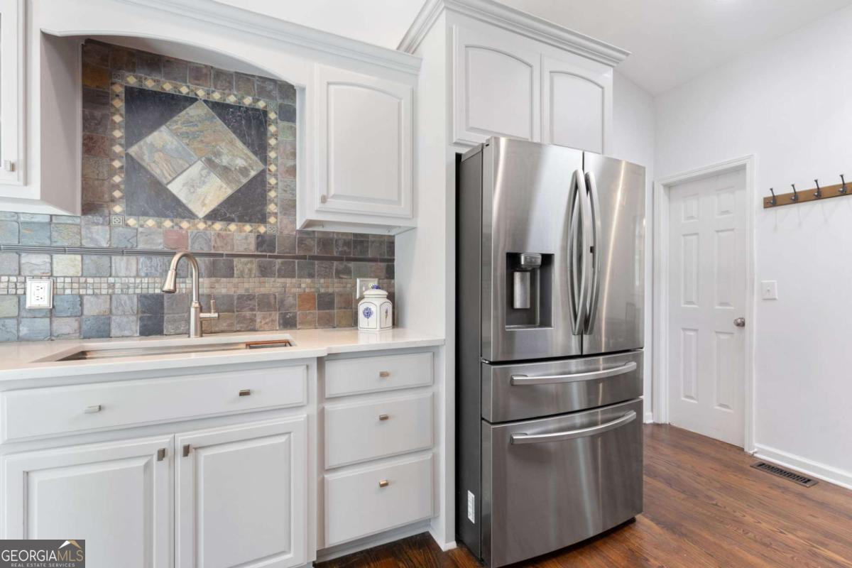 3265 Beechwood Drive SE