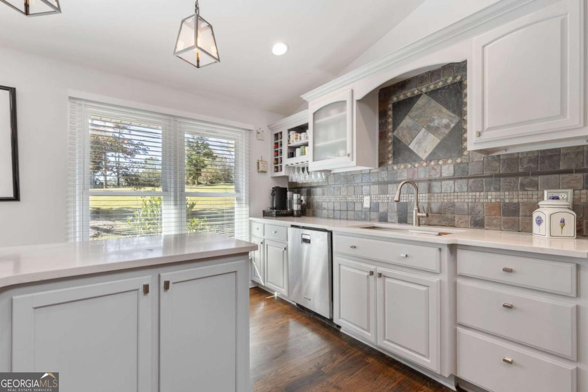 3265 Beechwood Drive SE